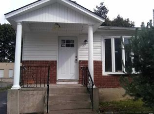 87 Peters Ave, Hempstead, NY 11550