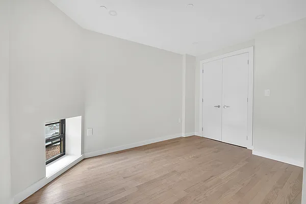 Rented by Compass | media 14