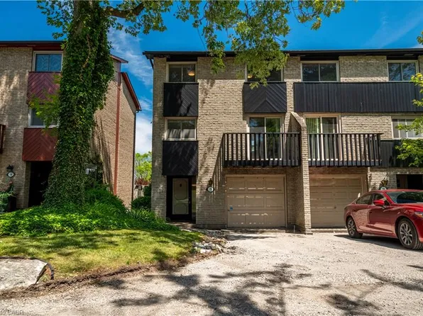 1967 Main St W #15, Hamilton, ON L8S 4P4