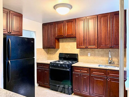 Rented by Zjama Realty Corp | media 12