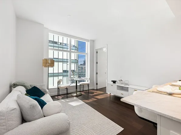 27-20 42nd Rd #8E, Long Island City, NY 11101