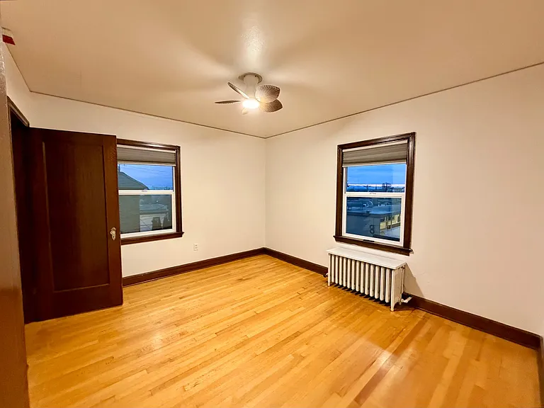 Kelly Arms Apartments — Photo 8