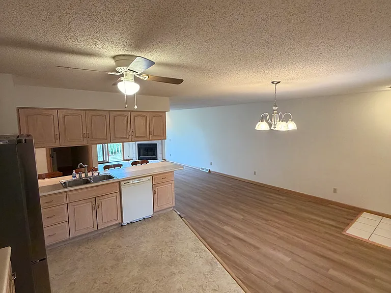 3120 Cascade Dr — Photo 3