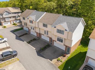 1026 Saint Pauls Ln, Morgantown, WV 26505
