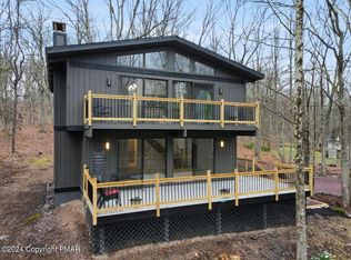 161 Fern Dr, Canadensis, PA 18325