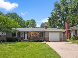 3701 W 73rd Ter, Prairie Village, KS 66208