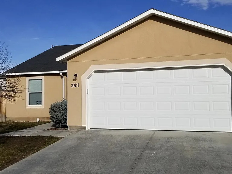 3611 Middlepark Ct — Photo 2