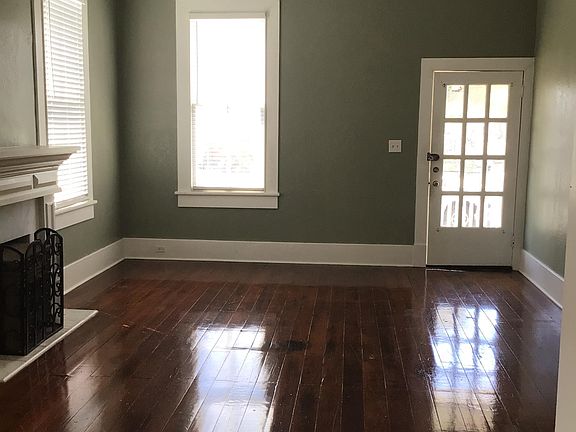 4th image of 1102 35th St