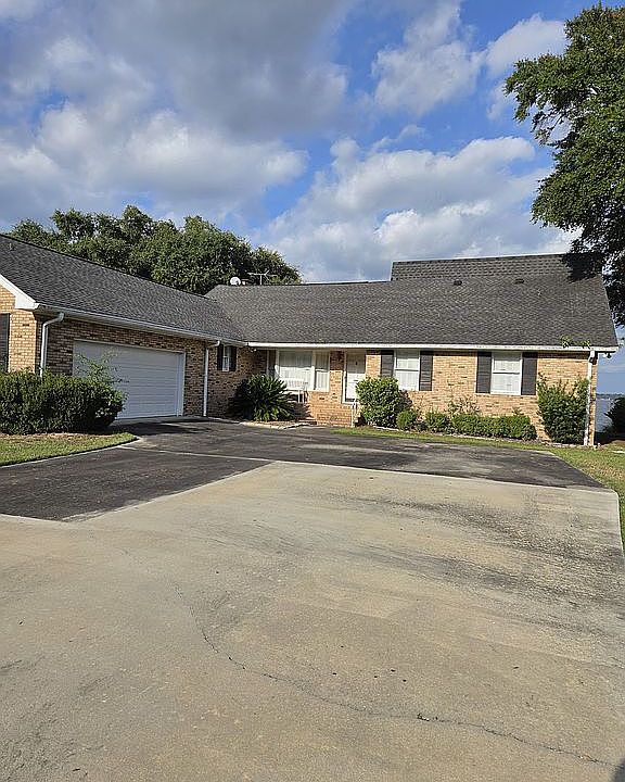 1st image of 459 Santee Dr