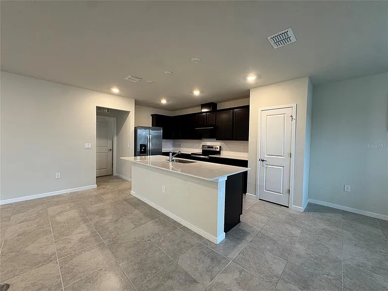 2102 Charming Ave — Photo 2