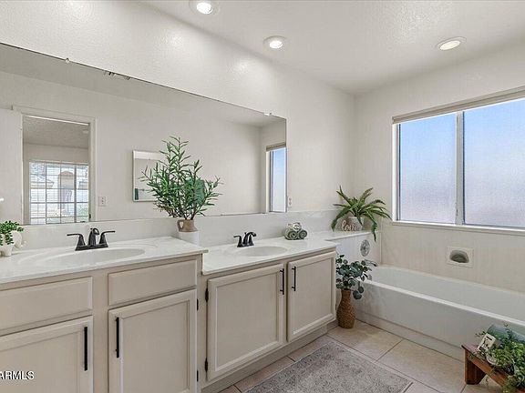 5th image of 3443 W FRANKFURT Drive