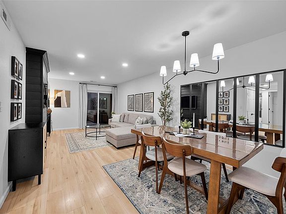3rd image of 1946 Greenpoint Dr APT 201