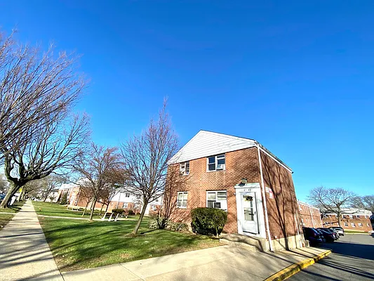 Sold by Winzone Realty Inc | media 1