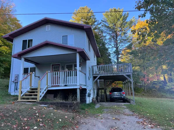 214 Hickory St, Munising, MI 49862