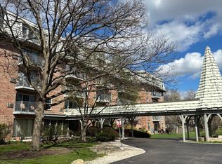 5125 Blodgett Ave APT 211-T, Downers Grove, IL 60515