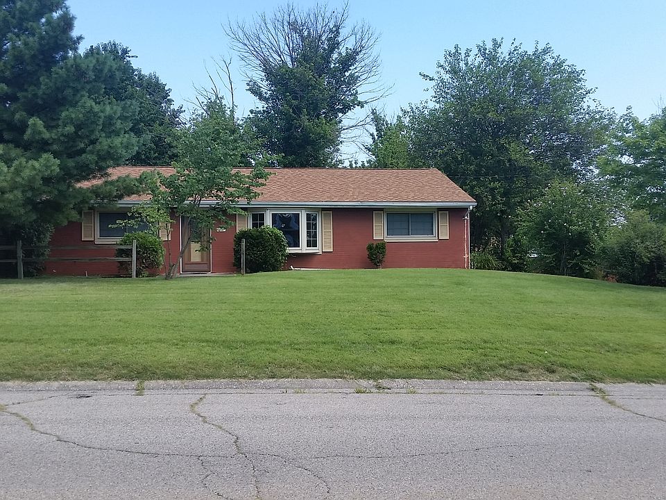 1st image of 206 E Roger Dr