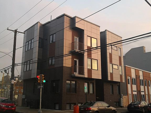 3rd image of 831 N 15th St #3