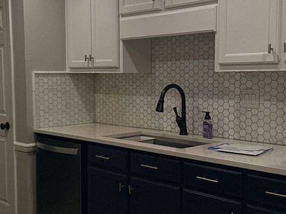 5th image of 2508 Stanford Dr