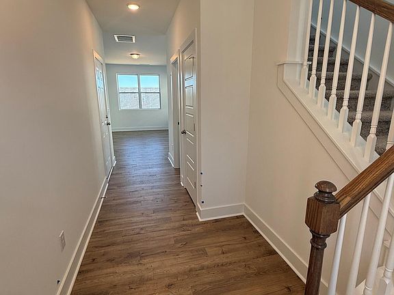 5th image of 34 Cypress Moss Ct