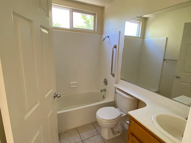 1130 King Loop — Photo 11