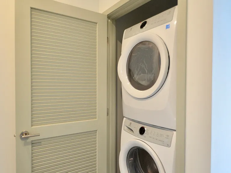 Lido Apartments - 4025 Grandview — Photo 47