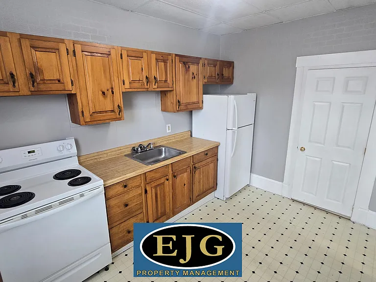 50 Main St #6 — Photo 2