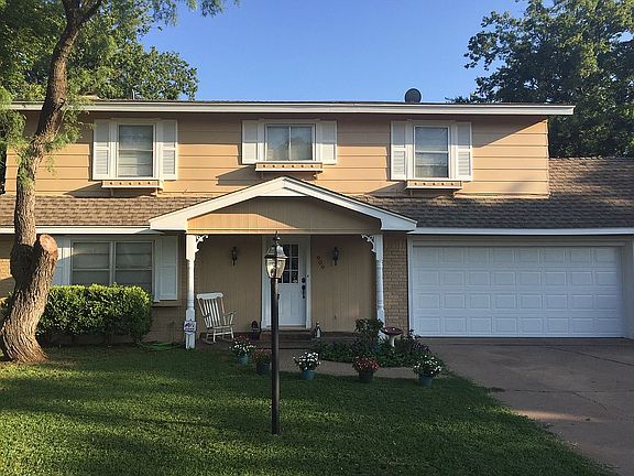 3rd image of 909 Milford St