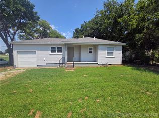 313 W 41st St S, Sand Springs, OK 74063