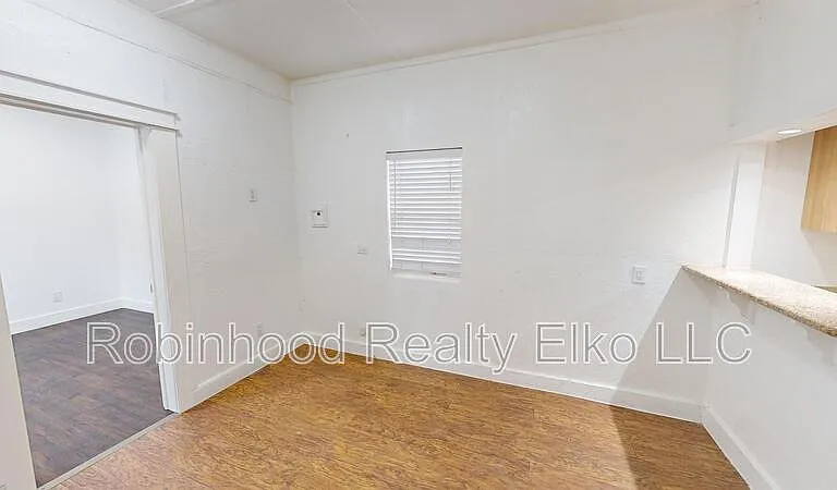 843 Lincoln Ave — Photo 5