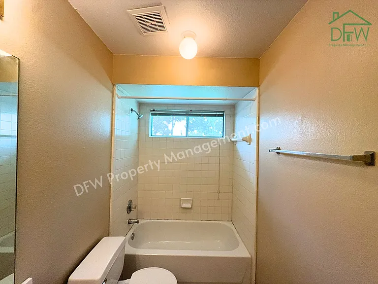 317 Oak Meadow Ln — Photo 24