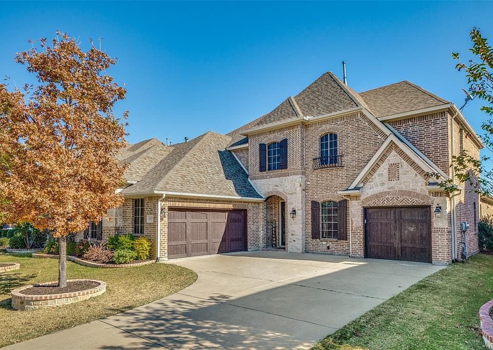 1st image of 105 Crestbrook Dr