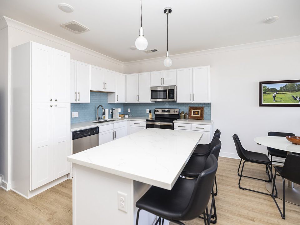 1st image of 111 Railroad Ave #8df058d4b