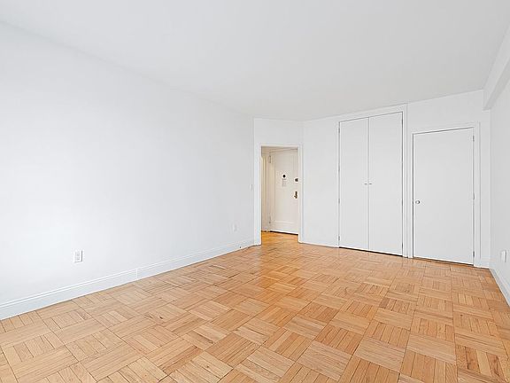 3rd image of 130 8th Ave APT 8D