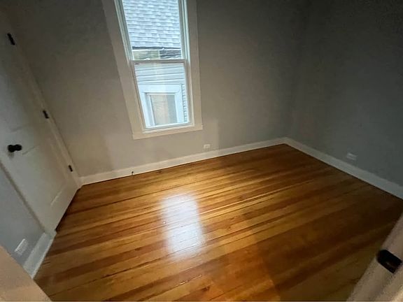 4th image of 3707 W Diversey Ave #3