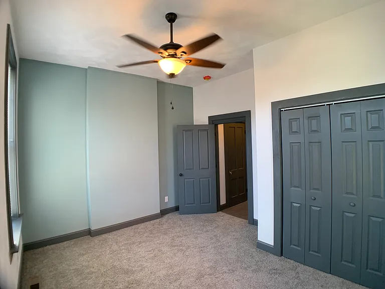 2110 Victor St #1F — Photo 9