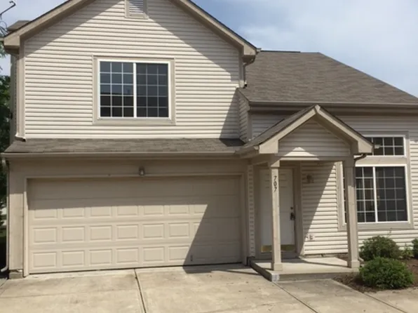 707 Pine Lake Dr, Greenwood, IN 46143