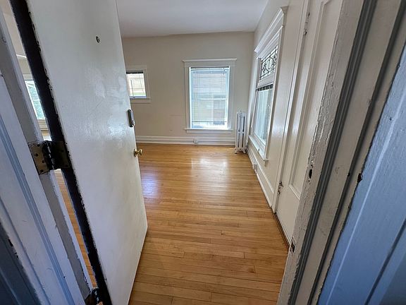 3rd image of 1280 E South Temple St #D