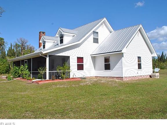 3rd image of 8430 Winslow Dr