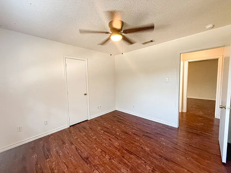 612-614 Towne House Ln — Photo 23
