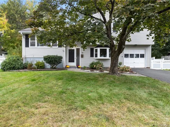 14 Fox Meadow Lane, West Hartford, CT 06107