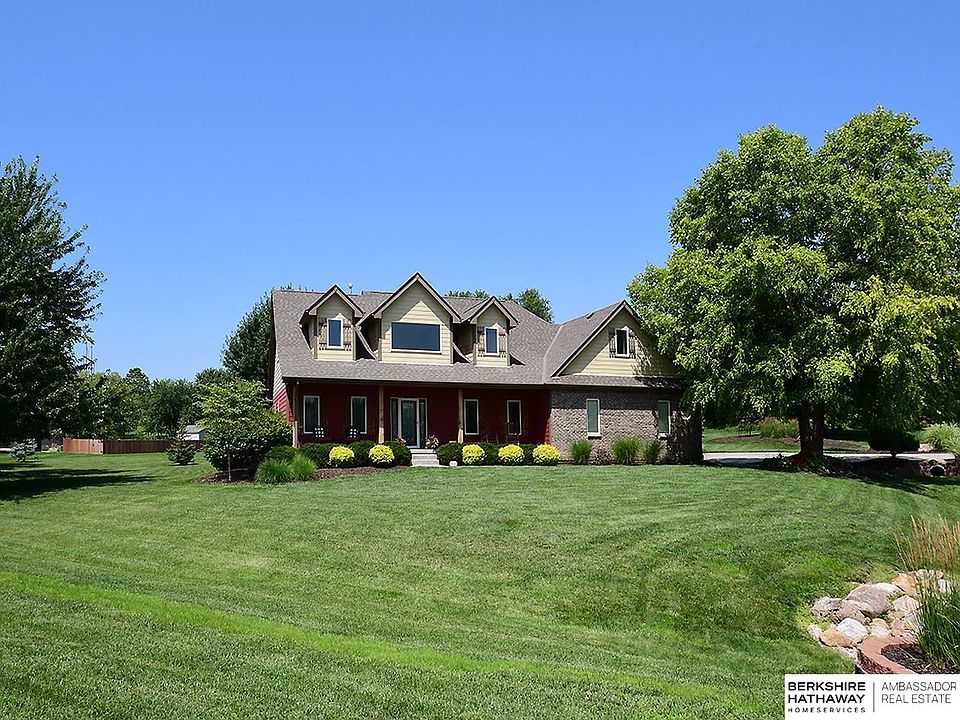 3808 Fox Ridge Dr, Bellevue, NE 68123 | Zillow