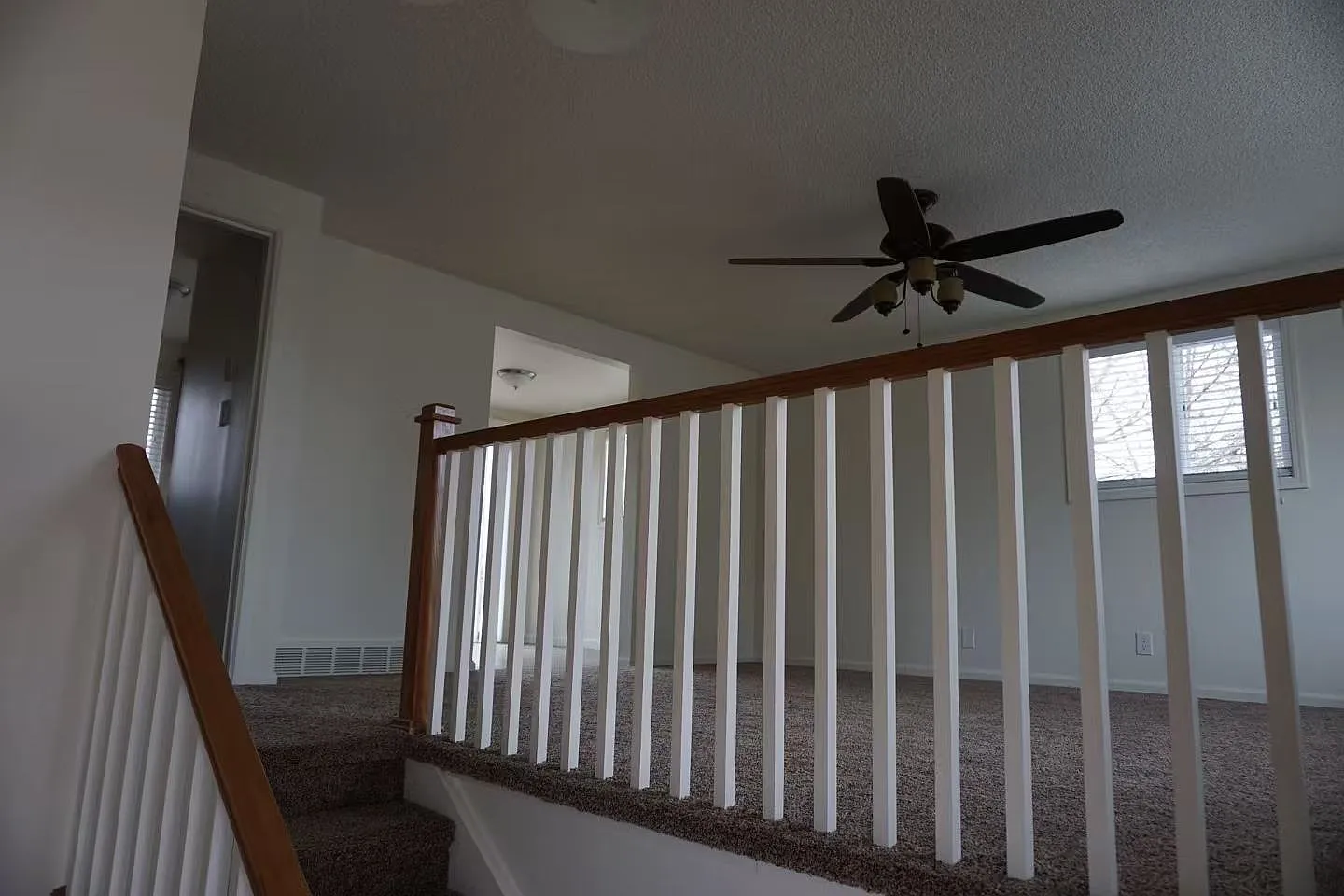 5 bed, 1834 sqft, $2,650 — Photo 4