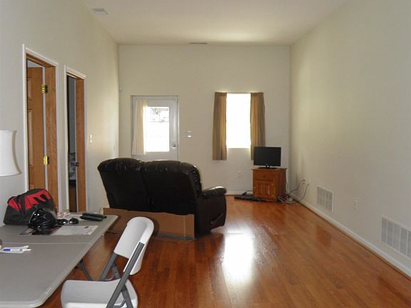 5th image of 5249 N Lakeview Dr