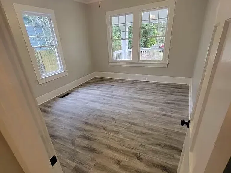 805 E Clay St — Photo 17