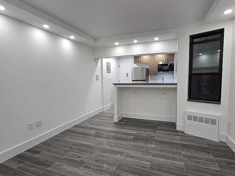 216 E 29th St #5E — Photo 3
