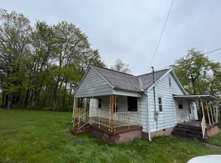 4917 Grafton Rd, Independence, WV 26374