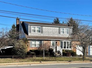 11 Commack Rd, North Babylon, NY 11703