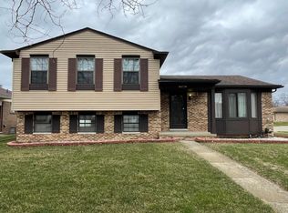 14520 Suffield Ln, Sterling Heights, MI