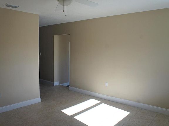 4th image of 722 Bonnie Cir
