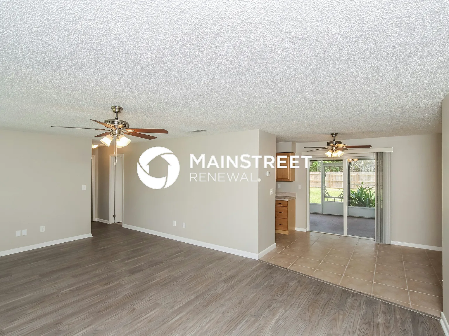 655 Alhambra Rd S E — Photo 4